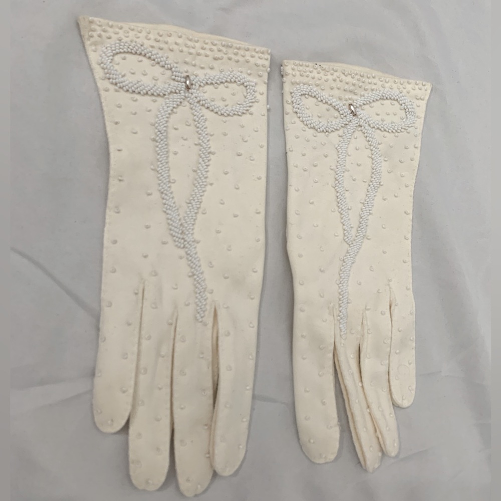 Hand Beaded Vintage Gloves!